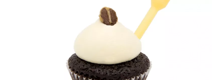 Schoko-Kaffee Cupcake & Vanille Topping mit Eierlikör Infusion