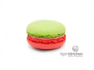 Macaron Erdbeer-Basilikum tigertörtchen Berlin