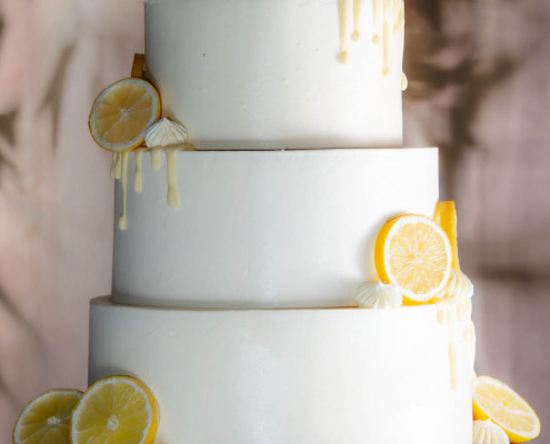 Sommerliche vegane Hochzeitstorte mit Frucht aus Berlin