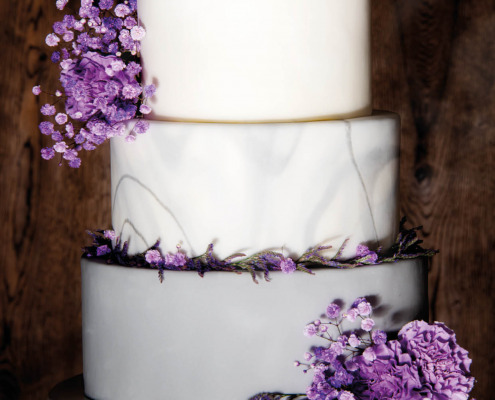Hochzeit in Berlin: Hochzeitstorte Anschnitt-Torte, Konditorei mit veganer und glutenfreier Auswahl.
